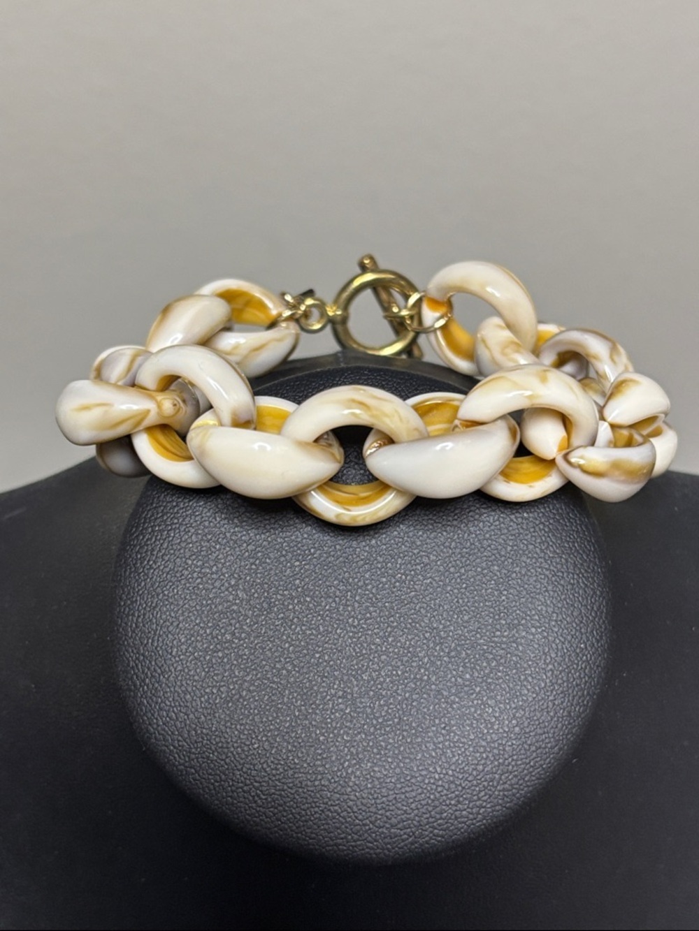 Banana Republic Boho Cream Gold Tone Acrylic Chunky Link Bracelet